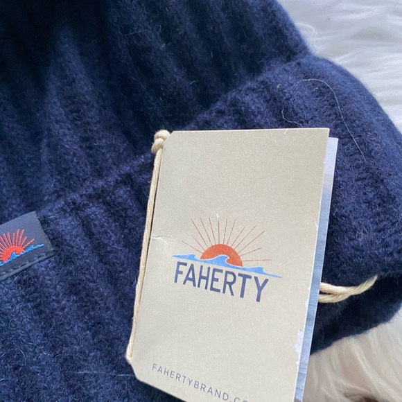 Faherty Midnight Blue Cashmere Ribbed Beanie Hat NWT - Picture 3 of 6